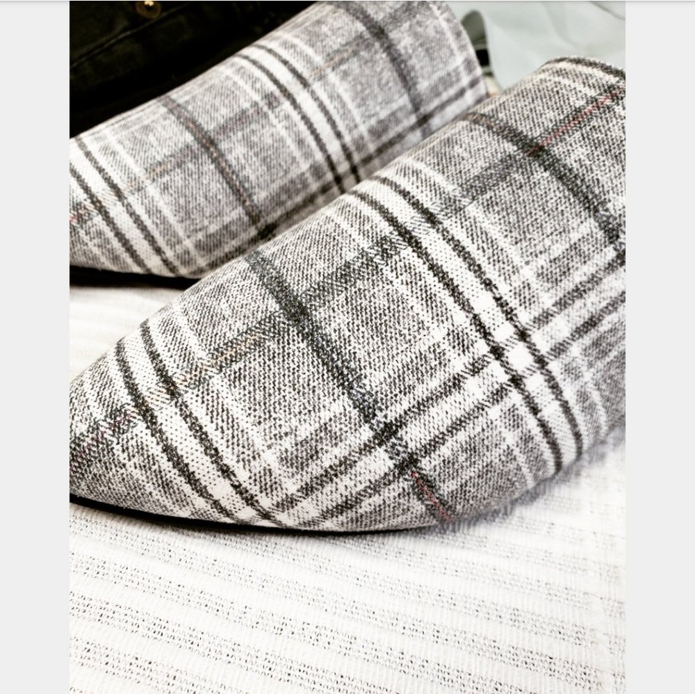 🆕️//The Marcy// grey plaid mule flat - Picture 5 of 6